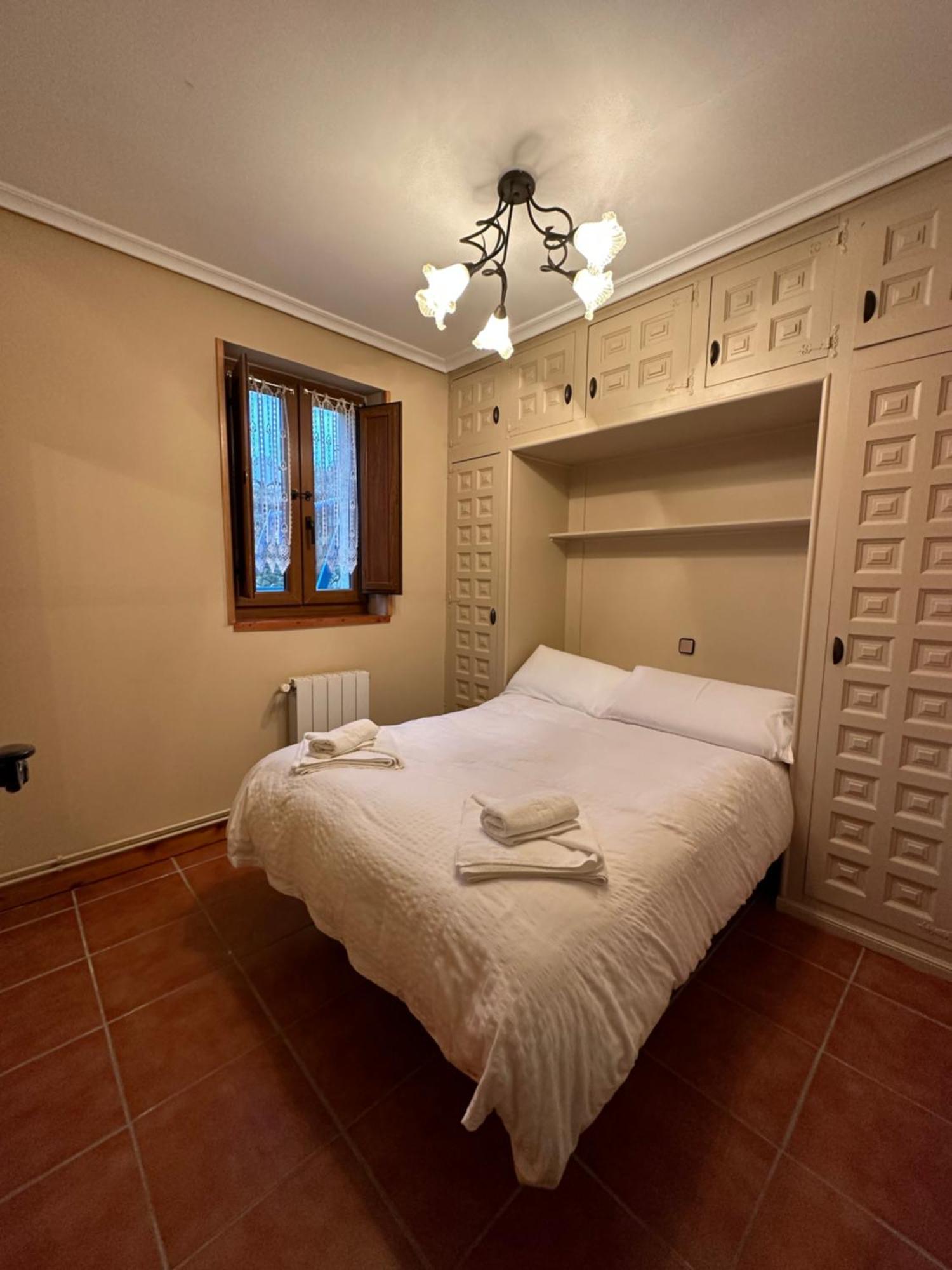 Apartamentos La Gloria Santillana del Mar Exterior foto