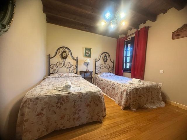 Apartamentos La Gloria Santillana del Mar Exterior foto