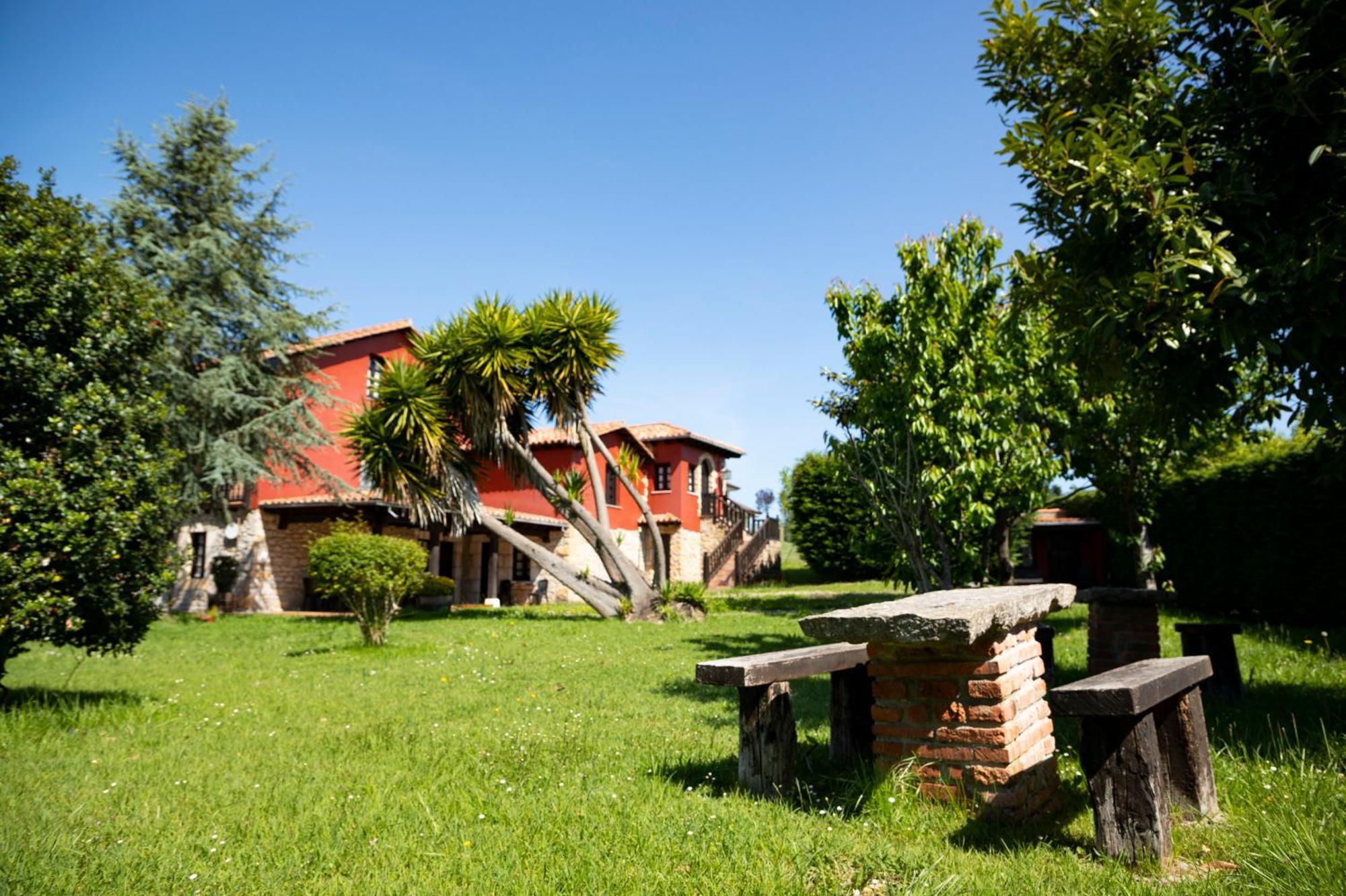 Apartamentos La Gloria Santillana del Mar Exterior foto